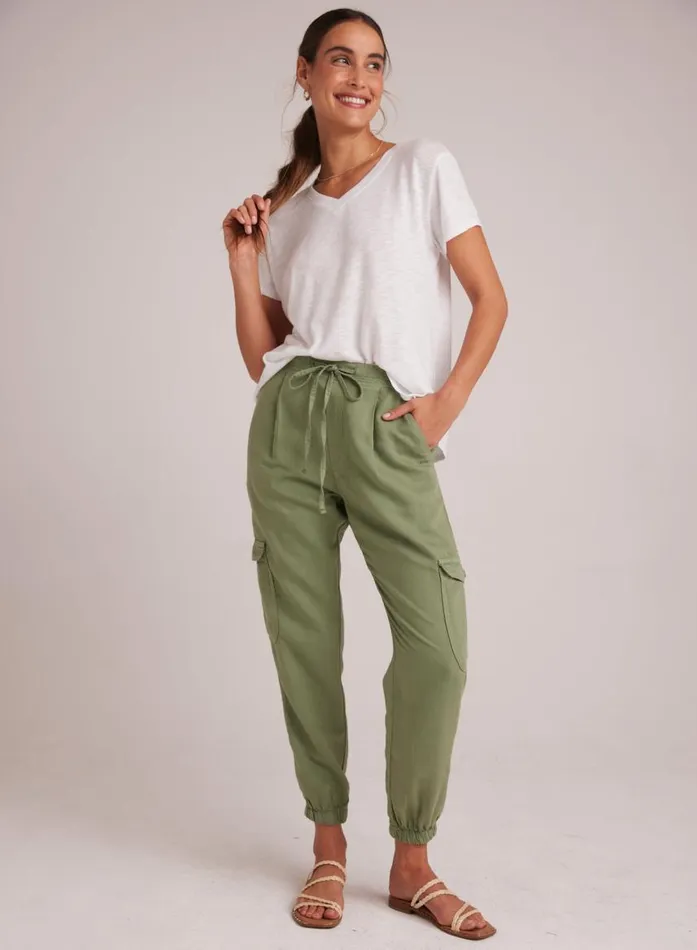 Bella Dahl Isla Pleated Jogger 8211 Lush Foliage Women Joggers