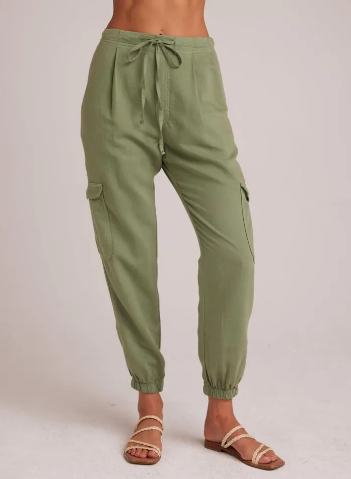 Bella Dahl Isla Pleated Jogger 8211 Lush Foliage Women Joggers Bella Dahl Isla Pleated Jogger 8211 Lush Foliage Women Joggers
