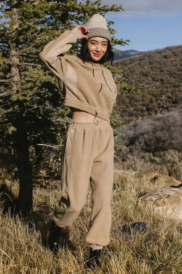 Bohme Loungewear Callie Sherpa Joggers In Camel Camel 8211 Women