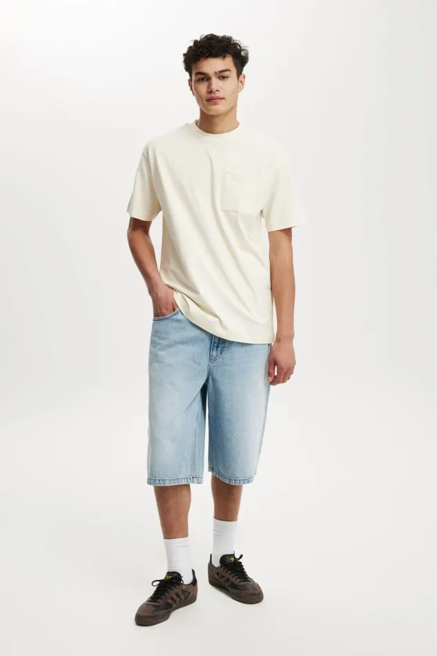 Cotton On Tees and Tanks Box Fit Pocket TShirt Cream Puff 8211 Men Cotton On Tees and Tanks Box Fit Pocket TShirt Cream Puff 8211 Men