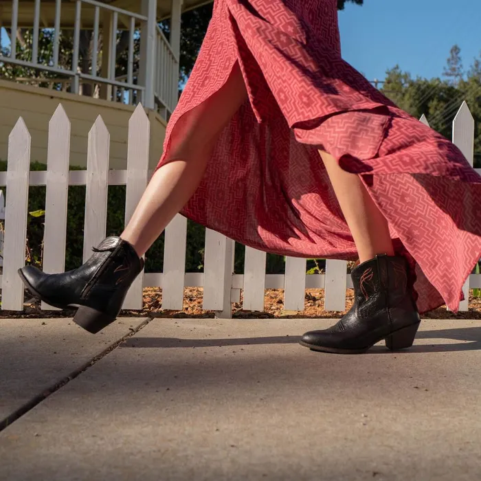 Darlin Western Boot Old Black Women Ariat Western Boots Darlin Western Boot Old Black Women Ariat Western Boots