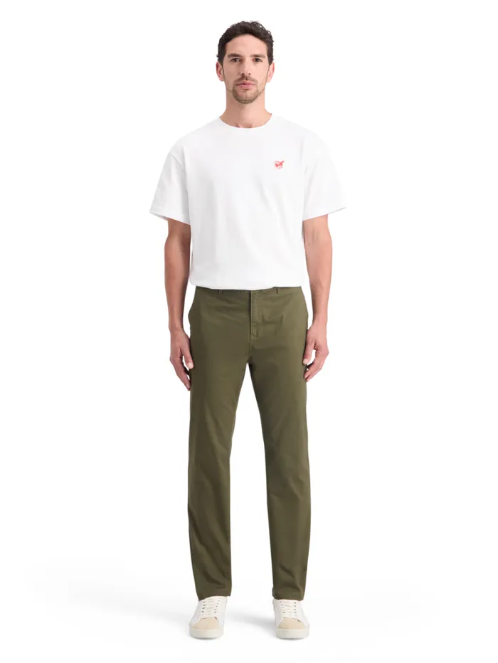 Essential Stuart 8211 Cottonblend Twill Chino Sand Men Scotch and Soda Essentials Essential Stuart 8211 Cottonblend Twill Chino Sand Men Scotch and Soda Essentials
