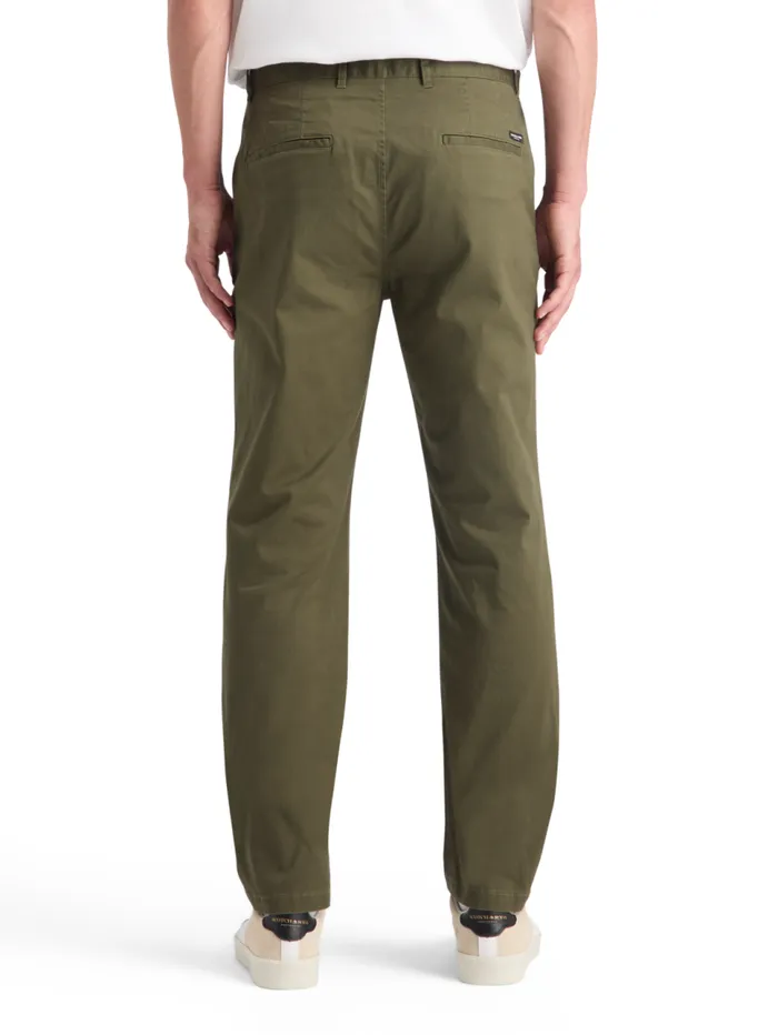 Essential Stuart 8211 Cottonblend Twill Chino Sand Men Scotch and Soda Essentials Essential Stuart 8211 Cottonblend Twill Chino Sand Men Scotch and Soda Essentials
