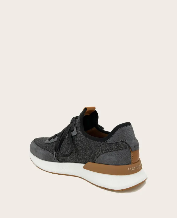 Kenneth Cole Sneakers Men GENTLE SOULS Laurence Stretch Lightweight Jogger Dark Grey