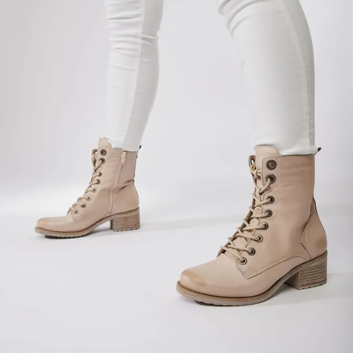 MidCalf Boots Women Moda In Pelle Bezzie Cream Leather