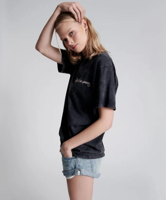 One Teaspoon Graphic Tees ONE TEASPOON EMBROIDERED UNISEX LOGO TEE 8211 Women One Teaspoon Graphic Tees ONE TEASPOON EMBROIDERED UNISEX LOGO TEE 8211 Women