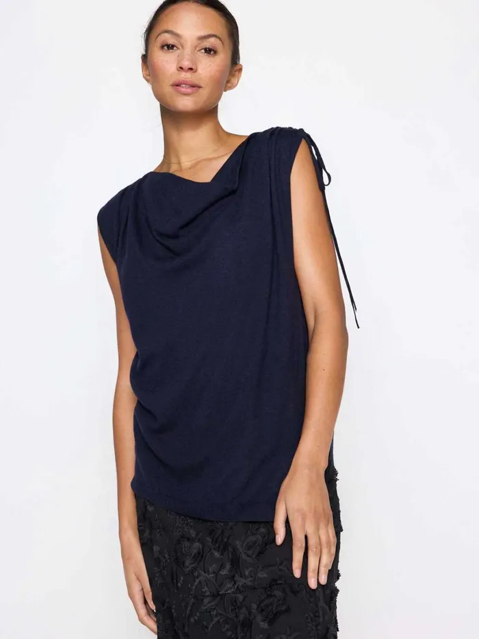 The Vos Top Baltic Navy Women Brochu Walker Tops