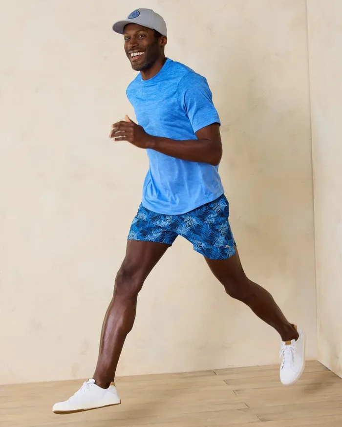 Tommy Bahama Cayman Isles Bermuda Batik IslandZone 10Inch Hybrid Shorts Coal Men Shorts Tommy Bahama Cayman Isles Bermuda Batik IslandZone 10Inch Hybrid Shorts Coal Men Shorts