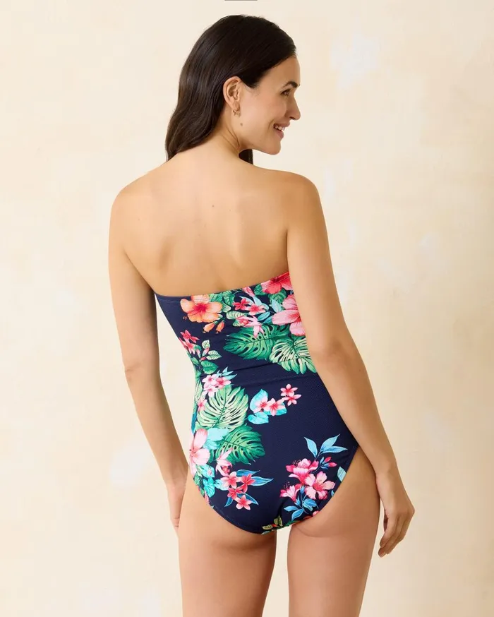Tommy Bahama Island Cays Flora Reversible LaceBack OnePiece Swimsuit Mare Navy Rev Women OnePiece Suits Tommy Bahama Island Cays Flora Reversible LaceBack OnePiece Swimsuit Mare Navy Rev Women OnePiece Suits