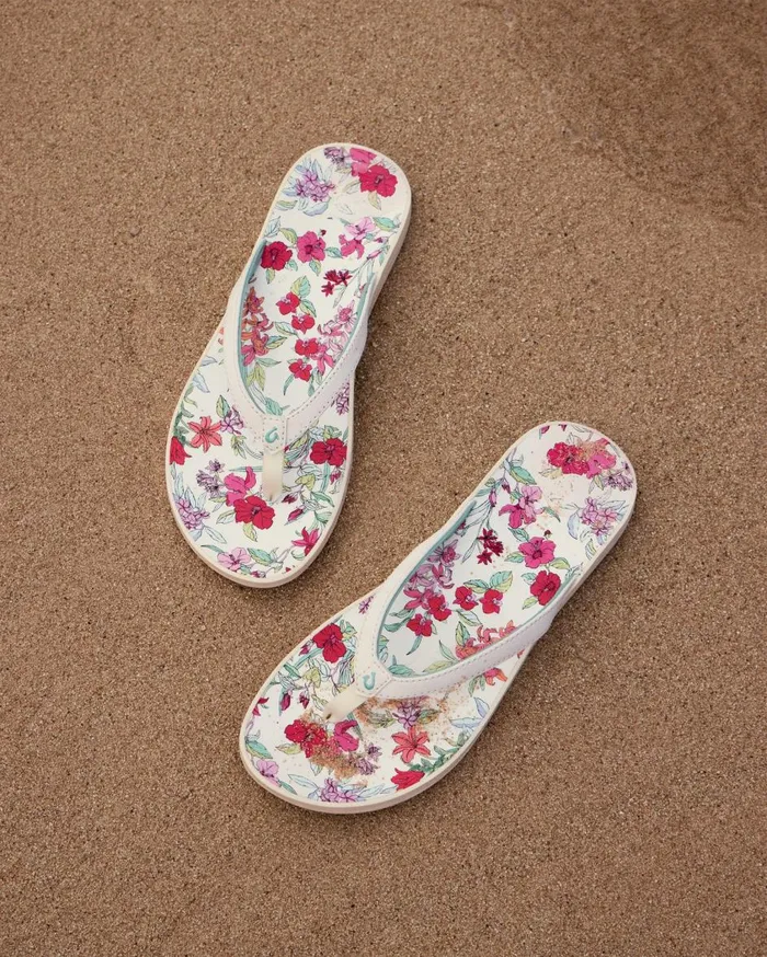 Tommy Bahama Olukai La039I TBar Sandals Black Women Shoes and Sandals