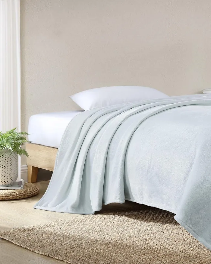 Tommy Bahama Plush Fleece Pastel Blue FullQueen Blanket Pastel Blue Beach and Home Bedding Tommy Bahama Plush Fleece Pastel Blue FullQueen Blanket Pastel Blue Beach and Home Bedding