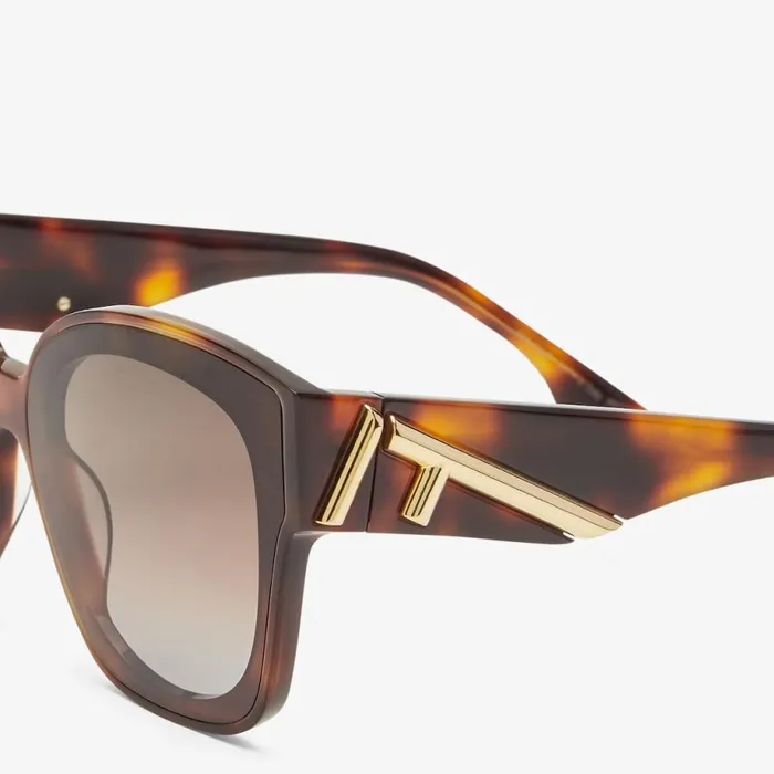Woman Havana Acetate Sunglasses Fendi Sunglasses
