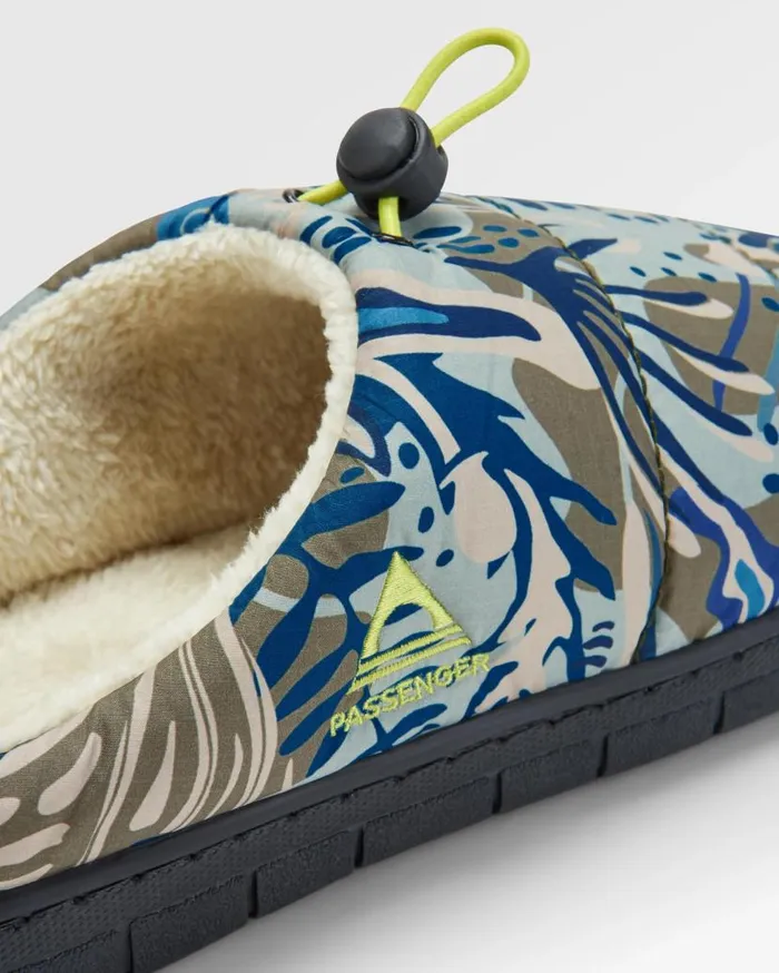 WomenMen Footwear Passenger Step Out Slipper Abstract Seaweed Pistachio Abstract Seaweed Pistachio