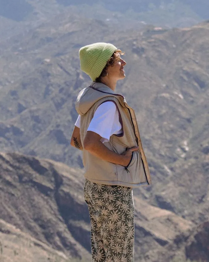 Women Tops Passenger Beebalm Recycled Sherpa Fleece Vest Oatmeal Oatmeal
