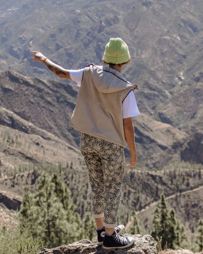 Women Tops Passenger Beebalm Recycled Sherpa Fleece Vest Oatmeal Oatmeal